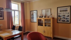 Unclassified image, 5 of 7, button