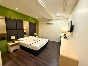 Habitación superior | Escritorio, tabla de planchar con plancha y wifi gratis 