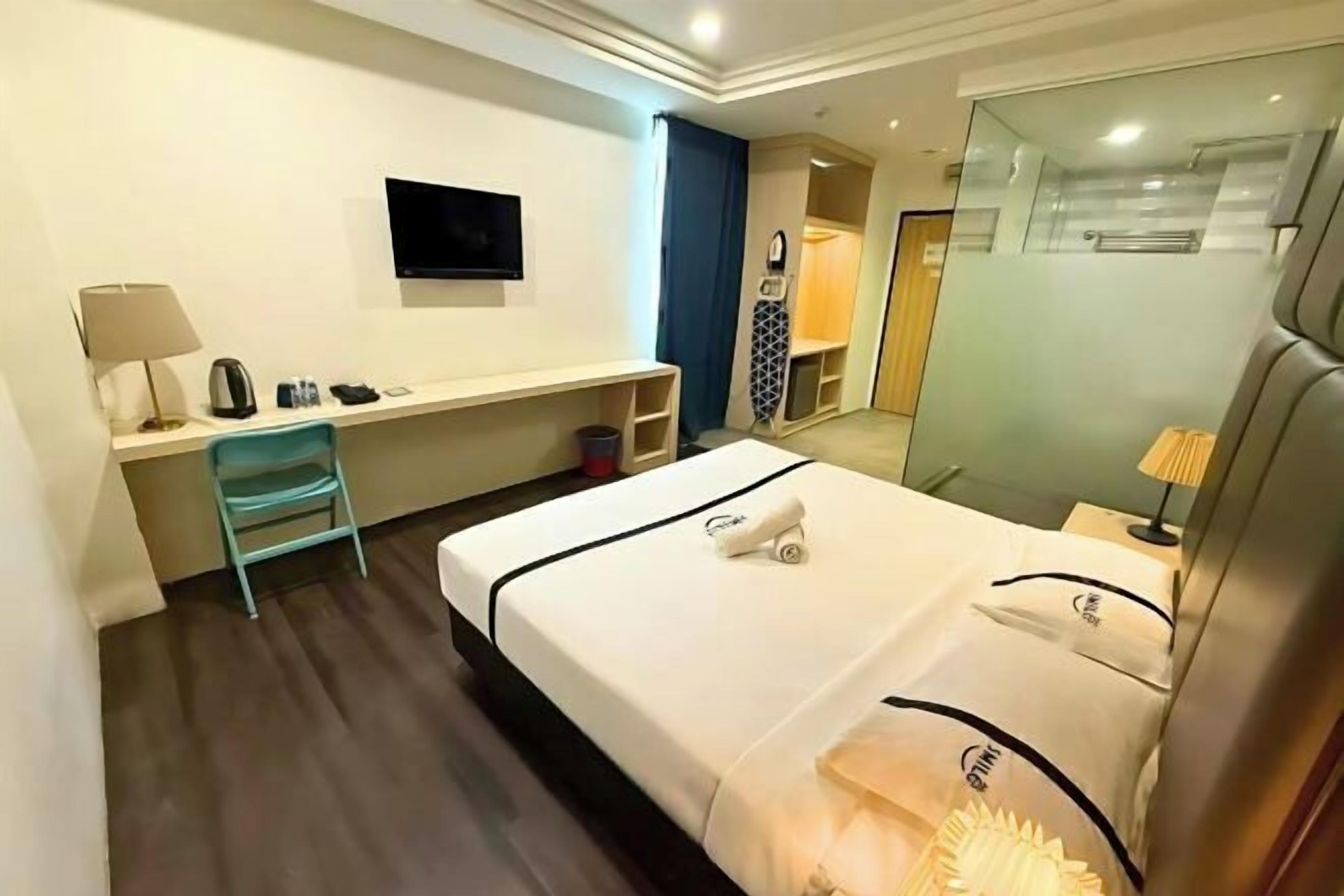 Desk, iron/ironing board, free WiFi