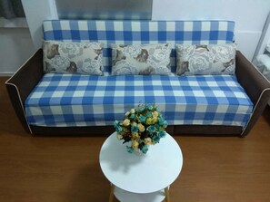 Business Double Room | Minibar, desk, blackout drapes, iron/ironing board - Shanghai Meiyi Hotel the Bund Store (Shanghai)