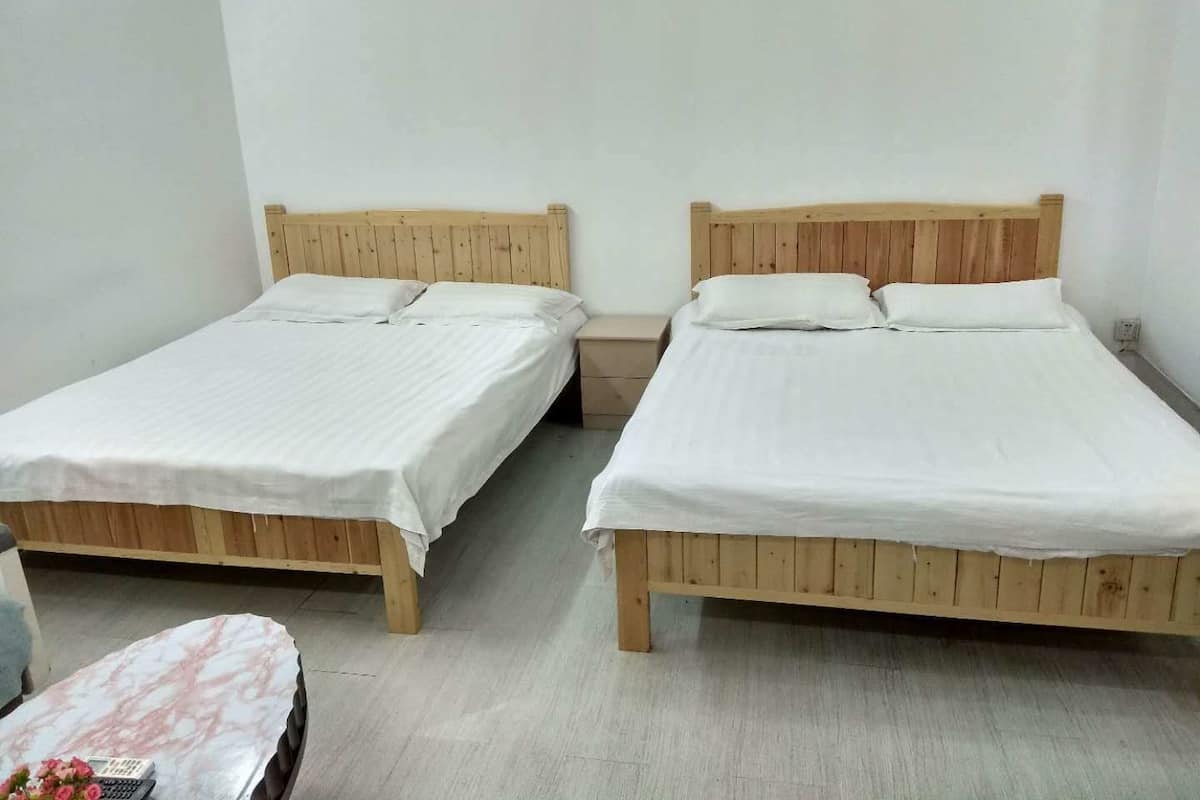 Superior Twin Room | Minibar, desk, blackout drapes, iron/ironing board