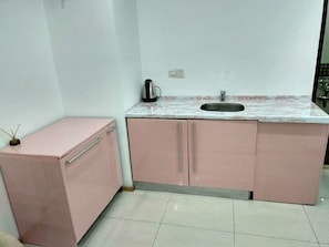 Superior Twin Room | Minibar, desk, blackout drapes, iron/ironing board
