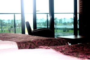 1 Schlafzimmer, hochwertige Bettwaren, Minibar, Schreibtisch