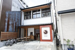 Land view from property - Fukuoka Guesthouse HIVE - Hostel (Fukuoka)