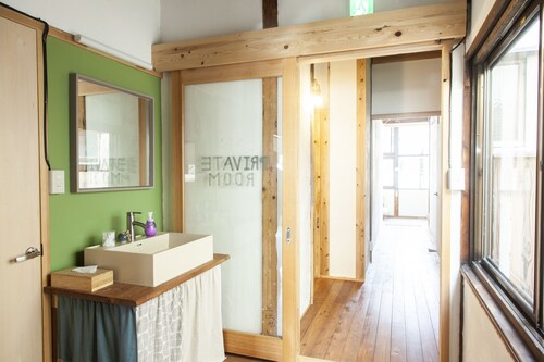 Fukuoka Guesthouse HIVE - Hostel