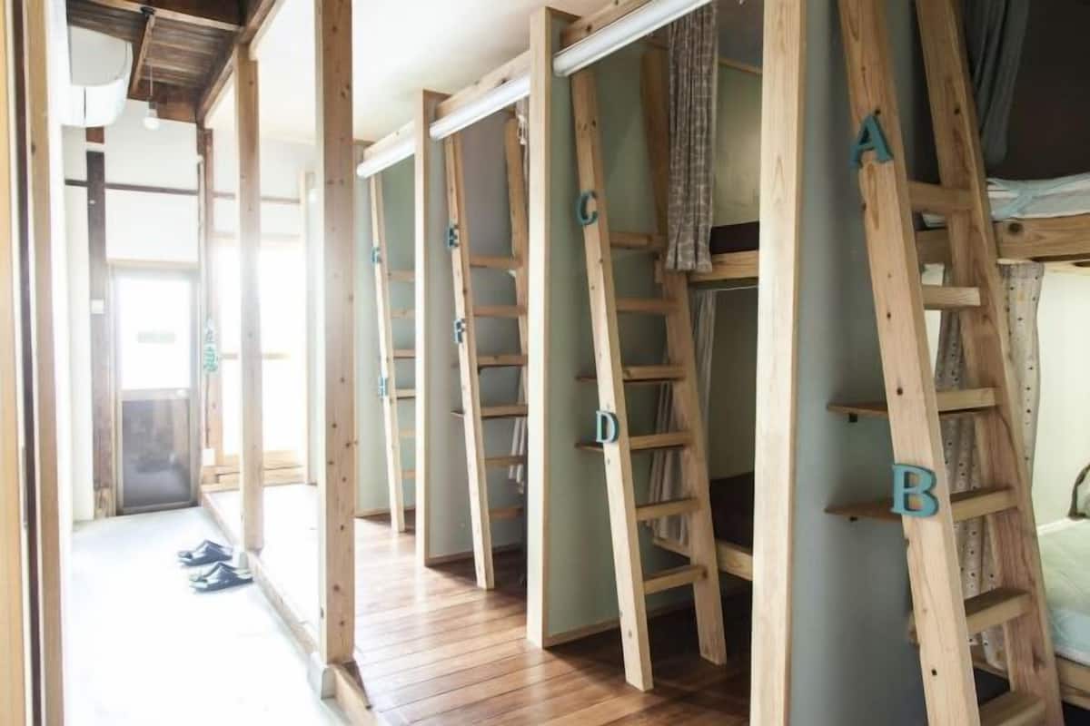 Down comforters, in-room safe, blackout drapes, free WiFi