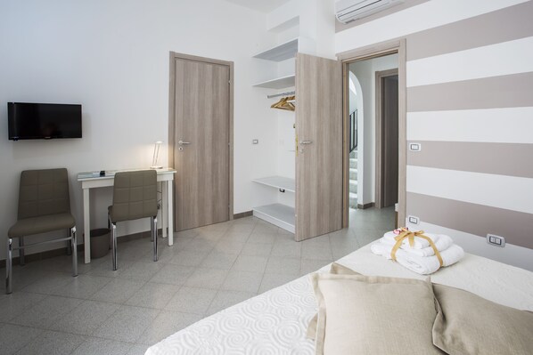 Standard-Doppelzimmer, Stadtblick | Zimmerausstattung