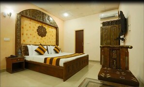 Super Deluxe Room | Soundproofing, rollaway beds, free WiFi - Hotel Green Lotus Dwarka (New Delhi)