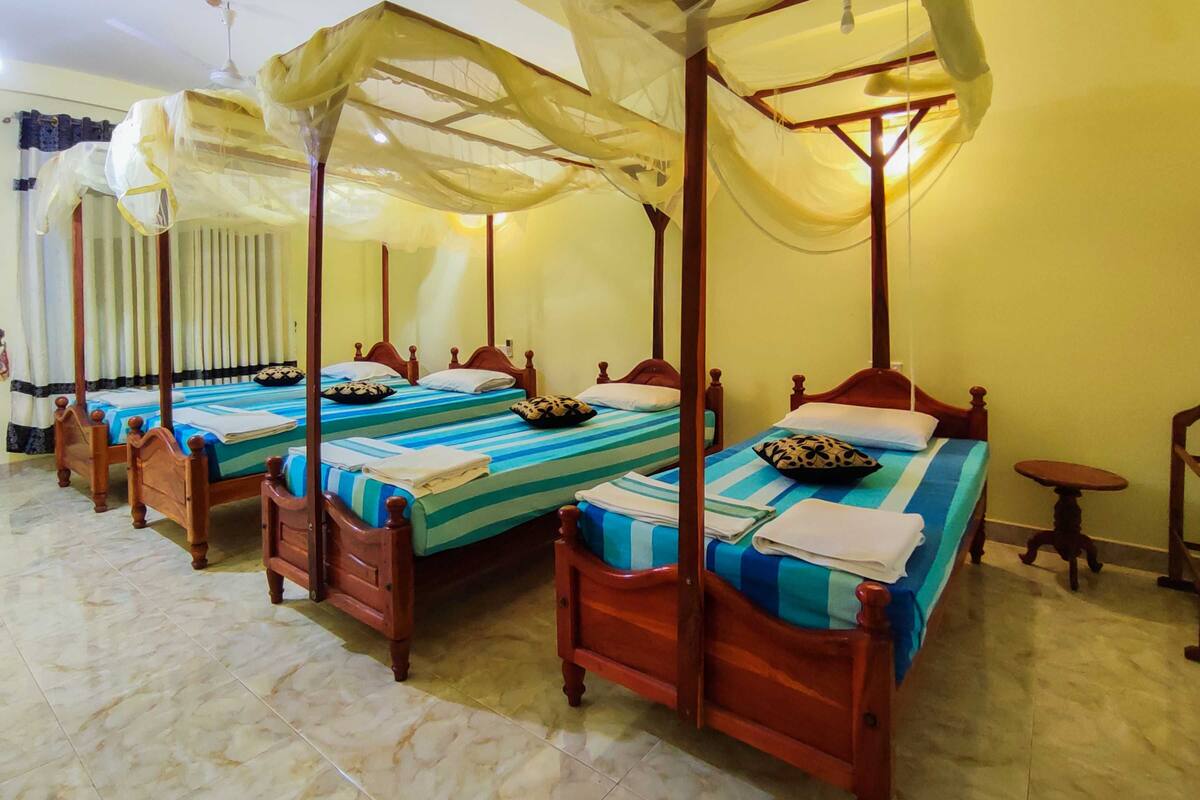 In-room safe, desk, soundproofing, iron/ironing board