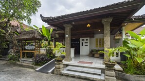 Unclassified image, 5 of 47, button - Bali Wirasana Inn (Denpasar)