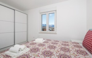 2 bedrooms, in-room safe, free WiFi, bed sheets