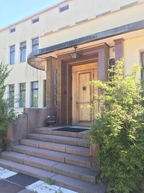 Interior entrance - Villa Helleranta (Ulvila)