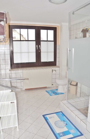 Douche, serviettes fournies