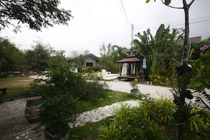 Property grounds - Long Lake Resort (Si Racha)