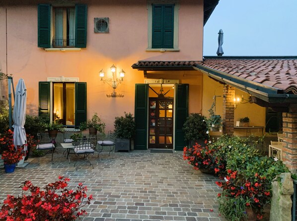 Exterior - La Valletta Relais (Bergamo)