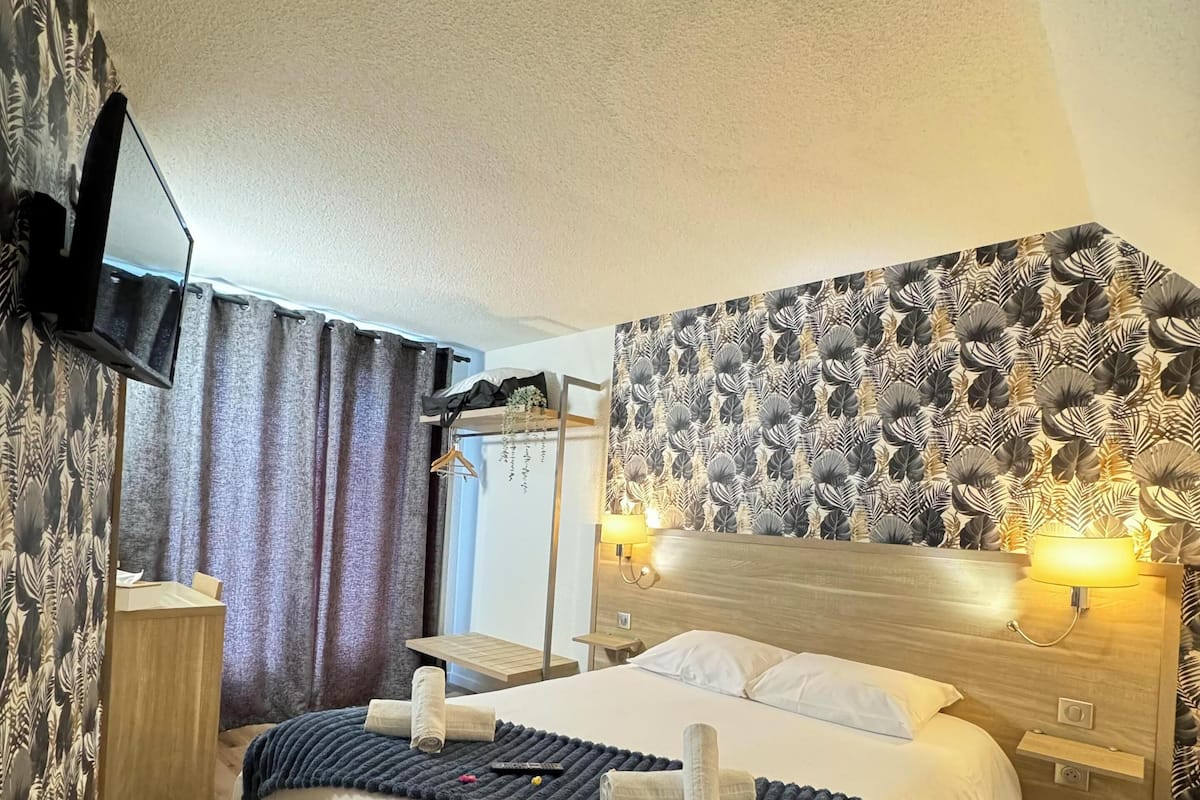 Standaard tweepersoonskamer (Small) | Luxe beddengoed, geluiddichte muren, gratis wifi, beddengoed
