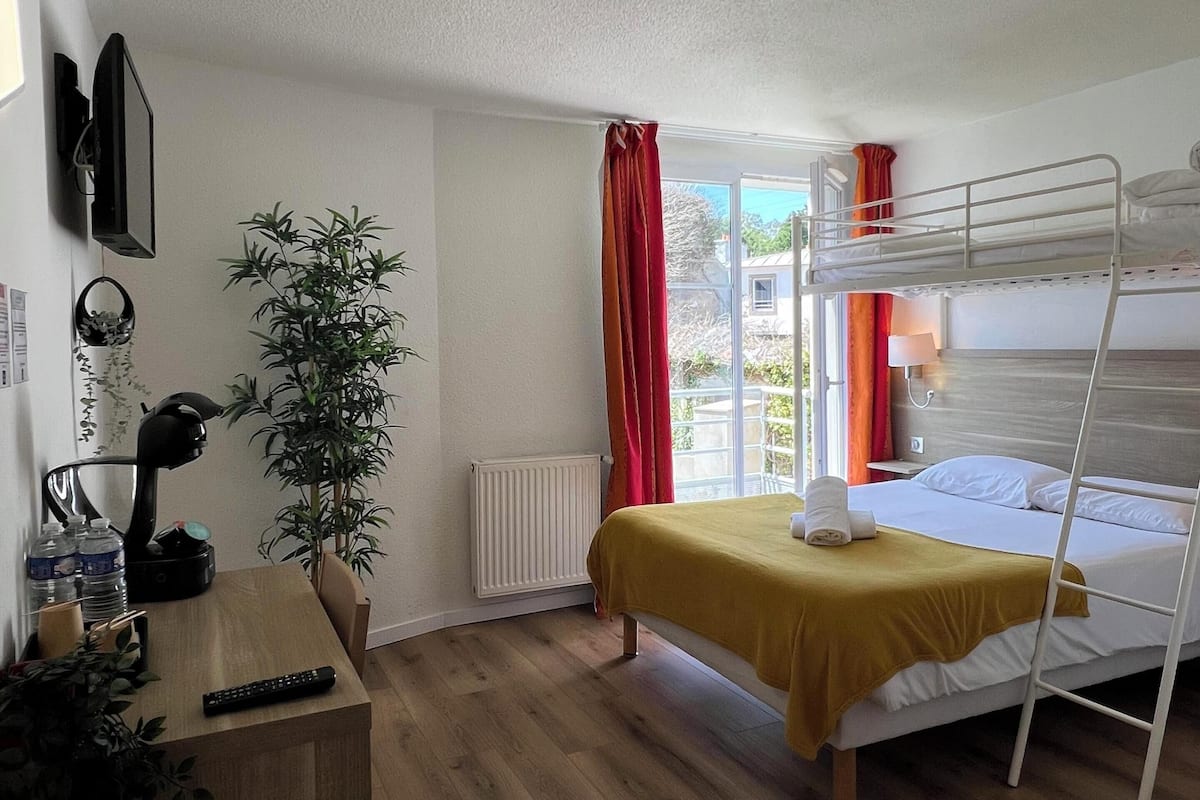 Triple Room - Courtyard View | Premium bedding, soundproofing, free WiFi, bed sheets