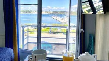 Literie de qualité supérieure, fer et planche à repasser, Wi-Fi gratuit