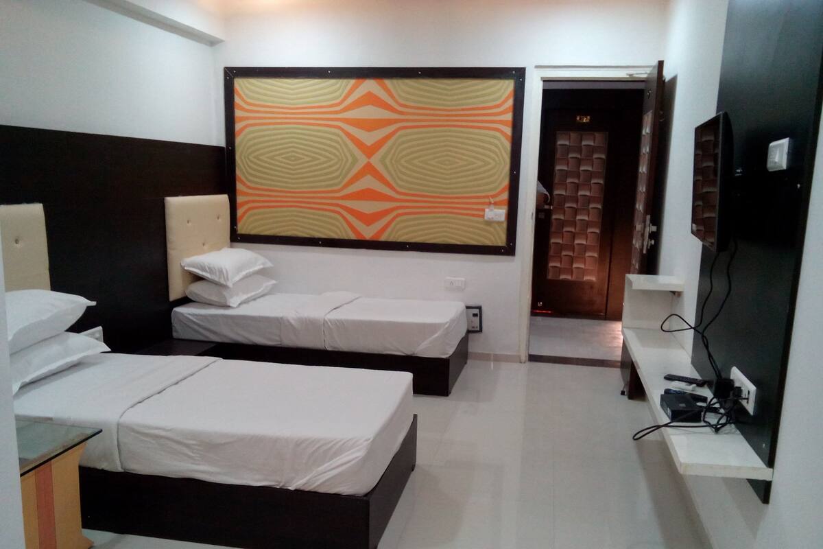 Habitación triple Royal | Tabla de planchar con plancha y wifi gratis