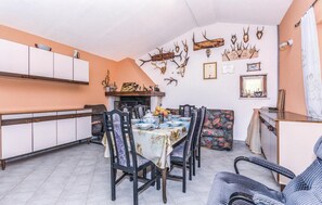 Dining - Stunning home in Dolenja Vas with WiFi (Dolenja Vas)
