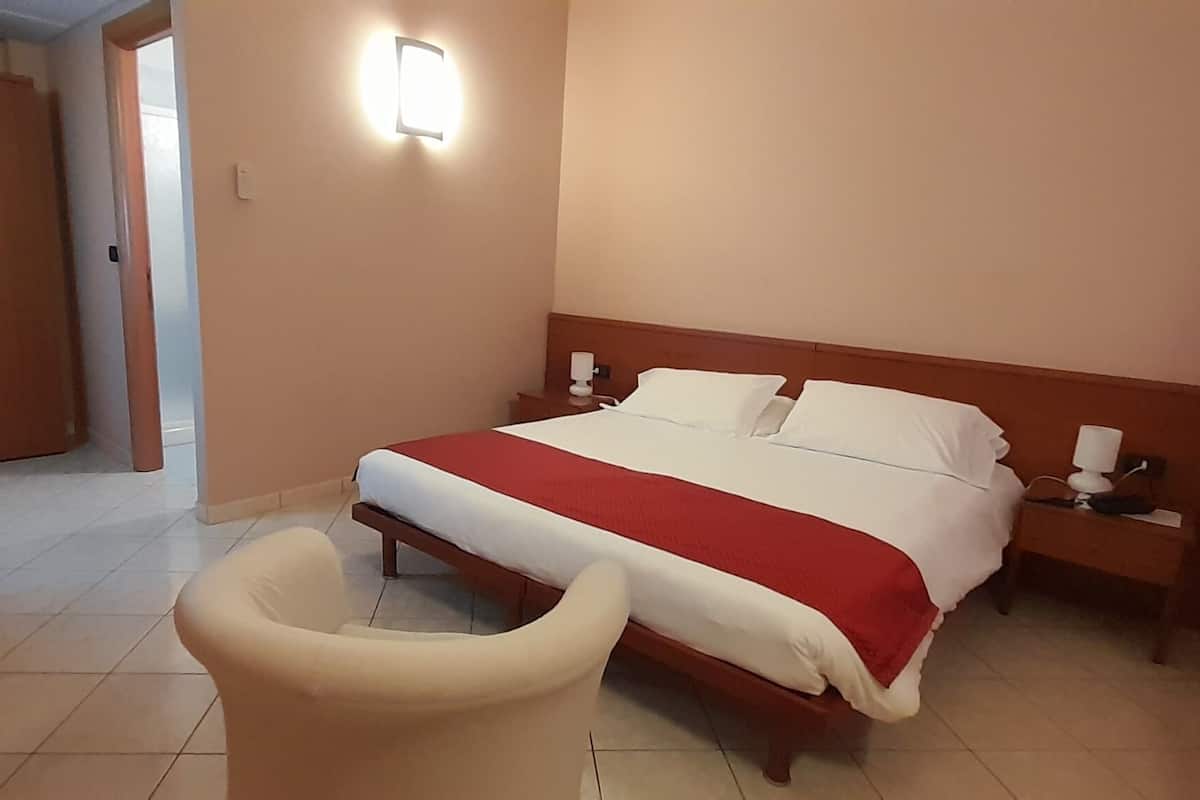 Minibar, skrivebord, gratis Wi-Fi
