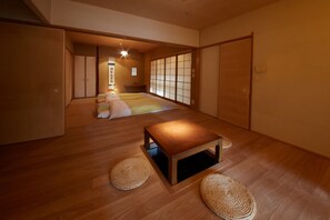 House | Living area | Flat-screen TV - Sakainoma Nishiki (Sakai)