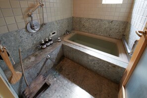 House | Bathroom | Separate tub and shower, free toiletries, hair dryer, slippers