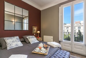 奢華公寓, 2 間臥室, 露台, 城市景 (Passeig de Gracia, 51) | 高級寢具、羽絨被、房內夾萬、書桌