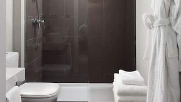 Badkamer met douche