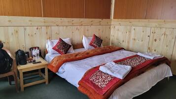 Deluxe Cottage, 1 Double Bed, Lake View | 1 bedroom, hypo-allergenic bedding, laptop workspace, blackout drapes