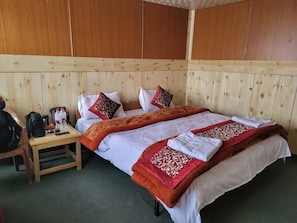 Deluxe Cottage, 1 Double Bed, Lake View | 1 bedroom, hypo-allergenic bedding, laptop workspace, blackout drapes - Tsomoriri Inn (Leh)