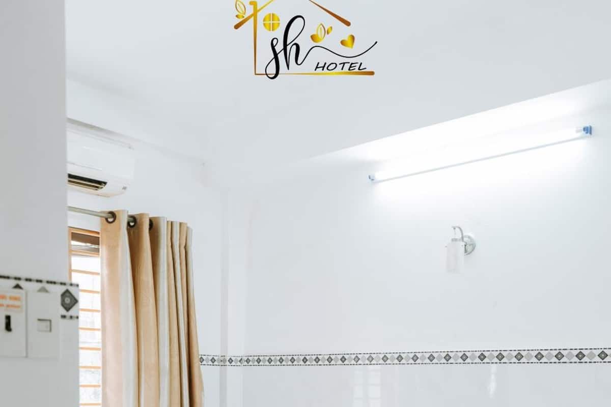 Camera Basic con letto matrimoniale o 2 letti singoli | Minibar, una scrivania, insonorizzazione, ferro/asse da stiro