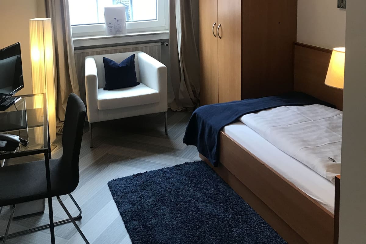 Standard Single Room, 1 Single Bed, Non Smoking, Private Bathroom