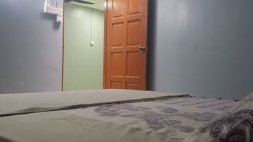 Family House, 3 Bedrooms, Terrace, Garden View | Pemandangan dari bilik