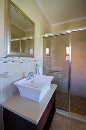 Bathroom - 10 Baluwatu (Ballito)