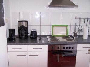 KĂŒhlschrank, Ofen, GeschirrspĂŒler