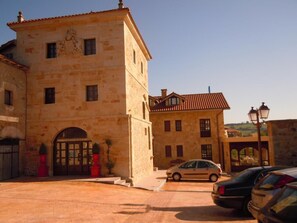 Exterior - Posada La Torre de los Isla & Spa (Hazas de Cesto)