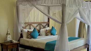Deluxe Room (with Garden View) | Minibar, in-room safe, desk, soundproofing