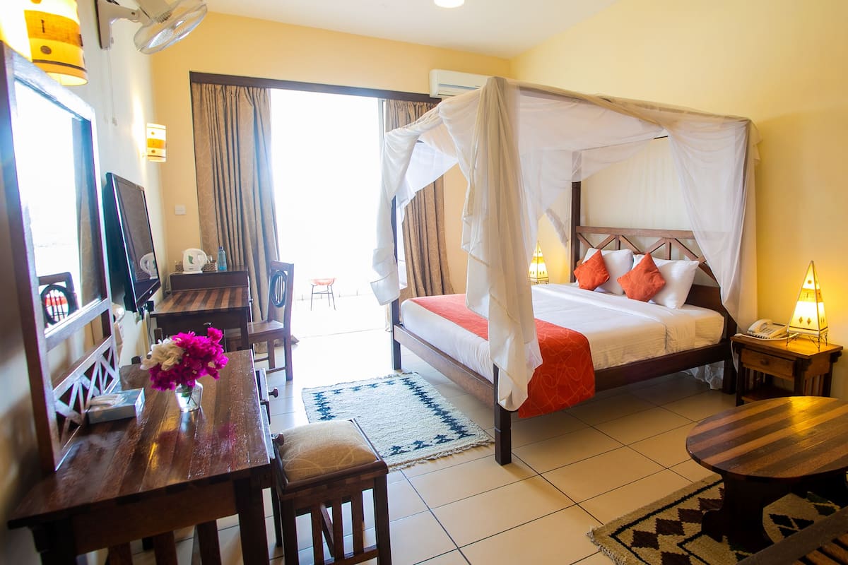 Deluxe Room, Creek View | Water view