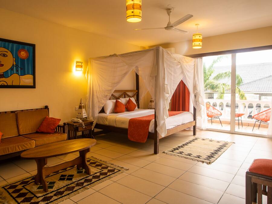 Minibar, in-room safe, desk, soundproofing