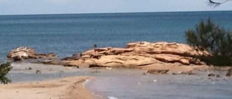 Una spiaggia nelle vicinanze