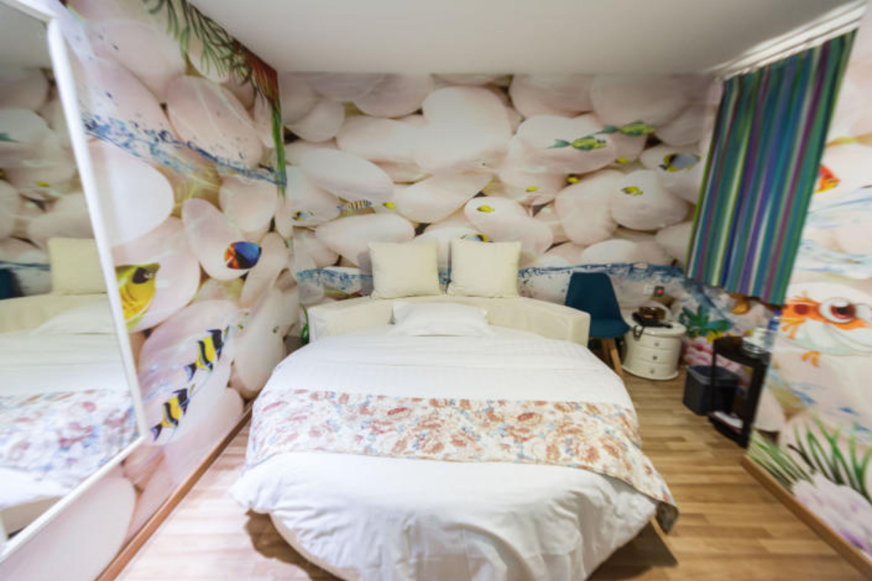 romantic room | desk, blackout curtains, free wifi