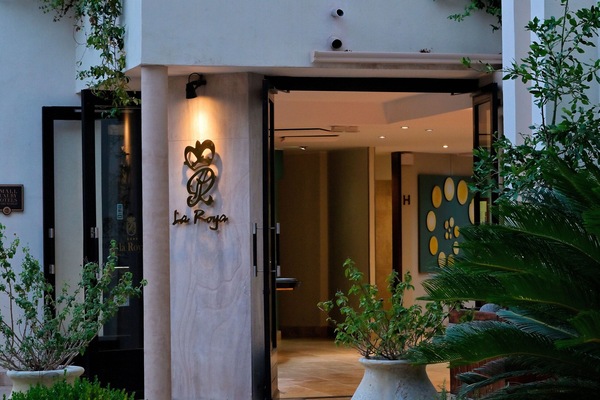 Quarto casal clássico | Frigobar, cofres nos quartos, individualmente decorados
