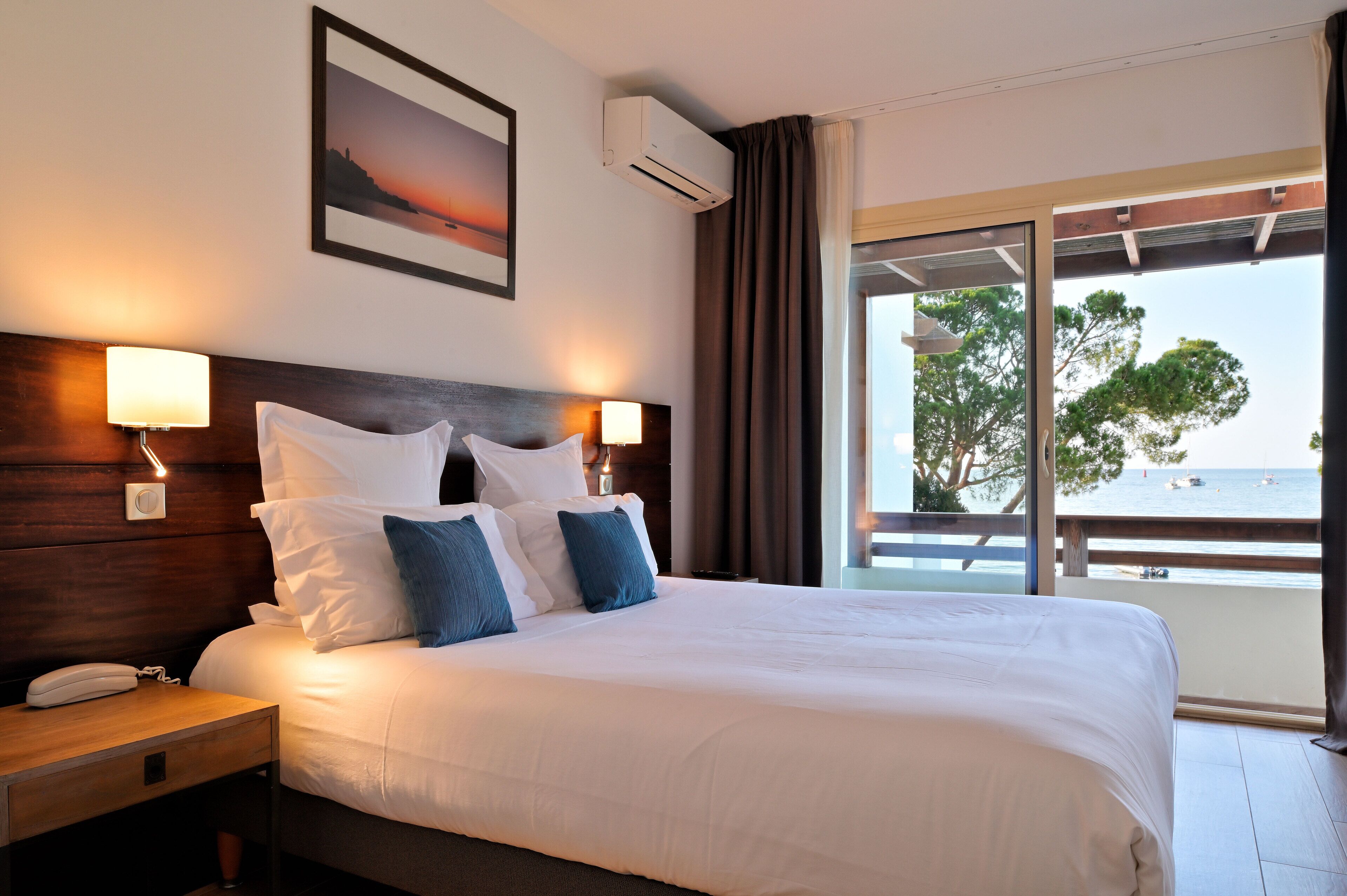 balcony sea view room | minibar, in-room safe, individually decorated, laptop workspace