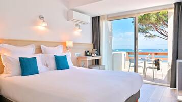 Balcony Sea View Room | Minibar, in-room safe, individually decorated, laptop workspace