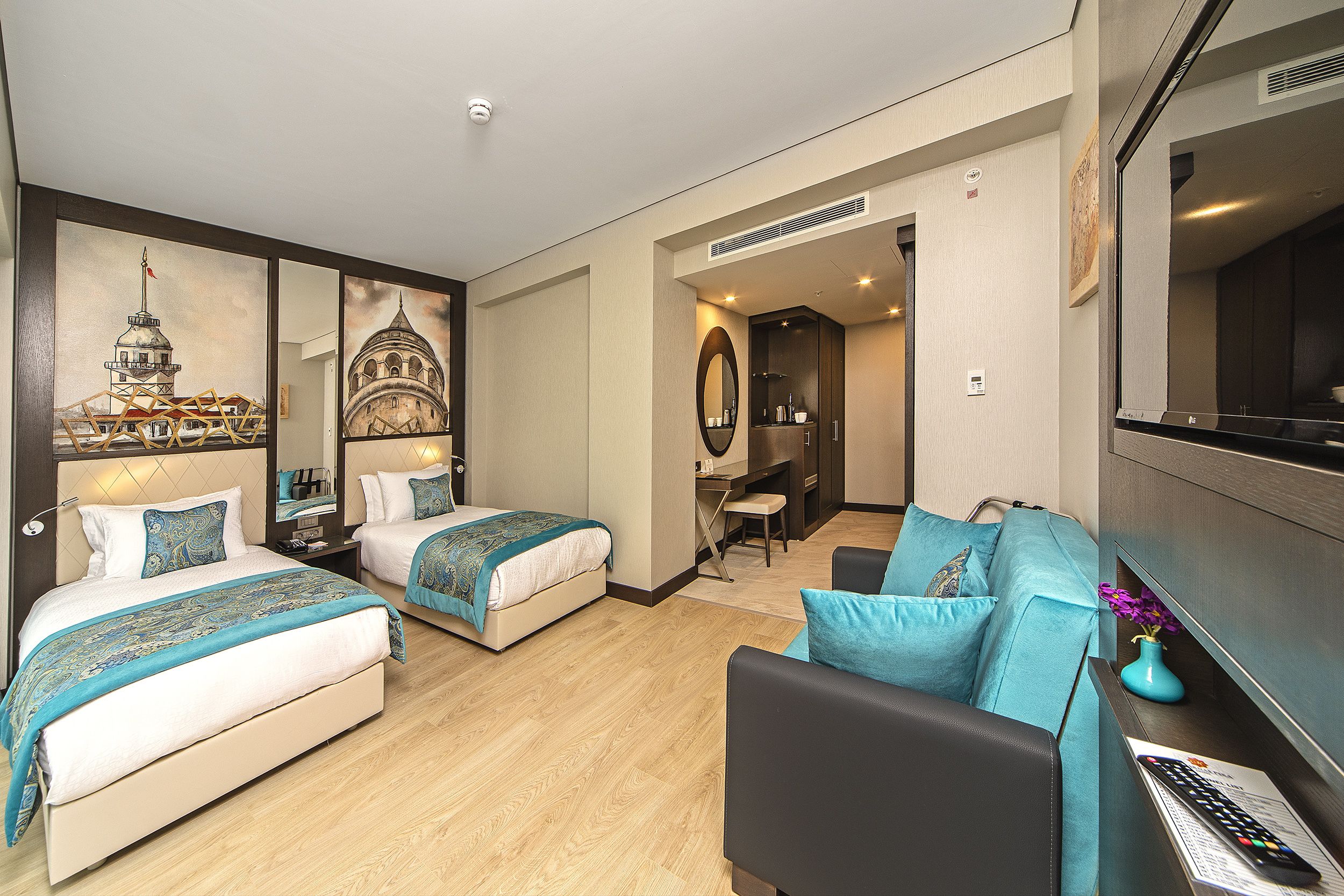 Deluxe Twin Room | Premium bedding, free minibar items, in-room safe