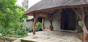 Mặt tiền nơi lưu trú