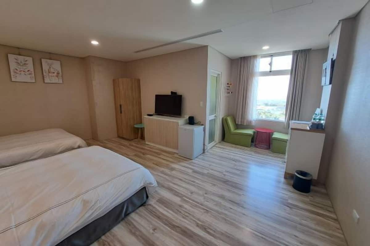 Ropa de cama de alta calidad, cortinas blackout, cunas y wifi gratis