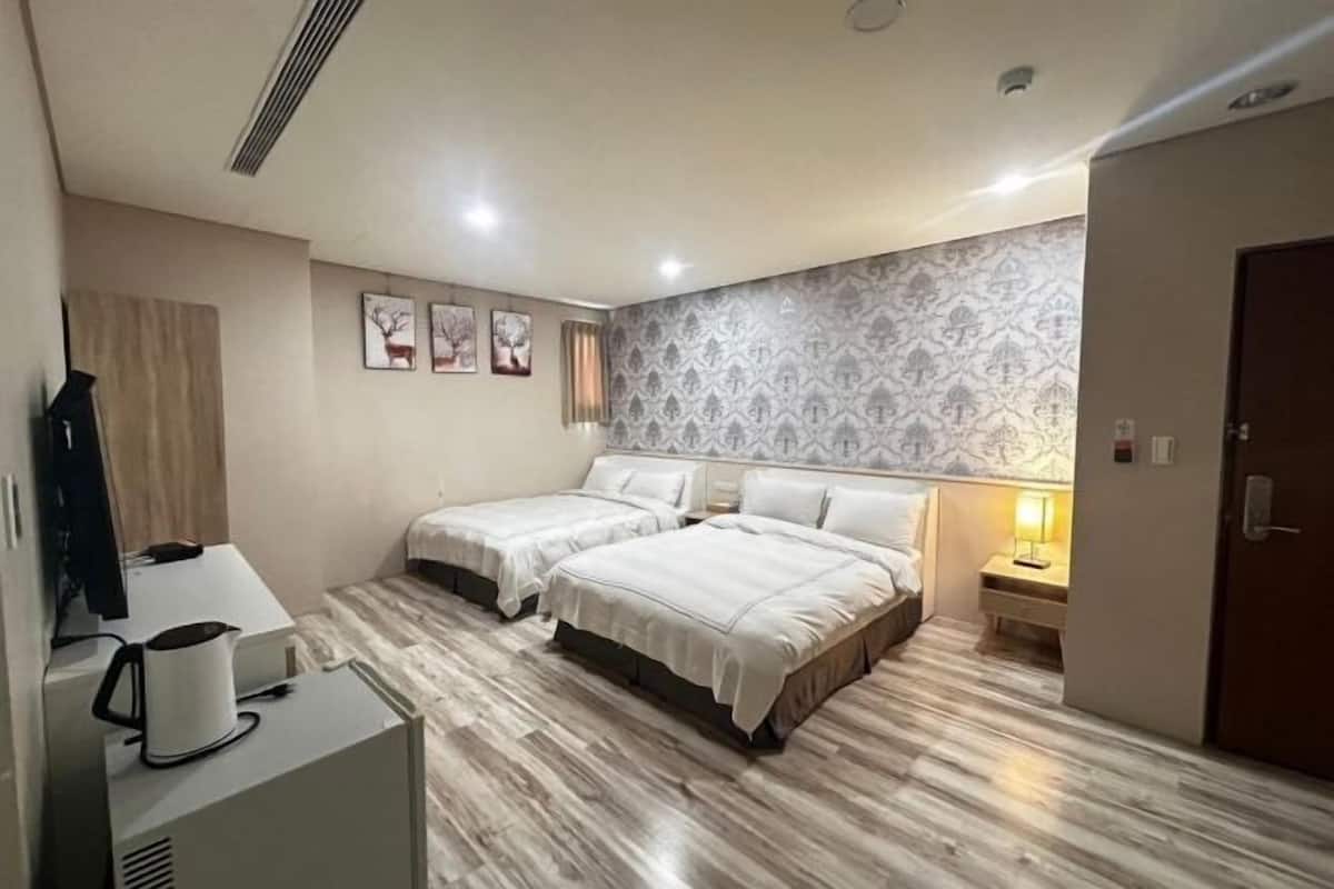 Premium bedding, blackout drapes, cribs/infant beds, WiFi (free)