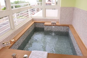 Indoor spa tub